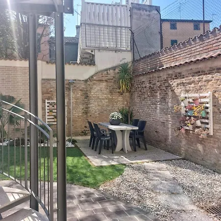 La Chicca Di Διαμέρισμα Ραβένα